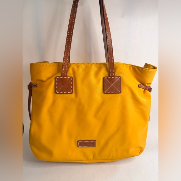 Euc Dooney & Bourke Victoria Nylon Shopper Tote In Mustard